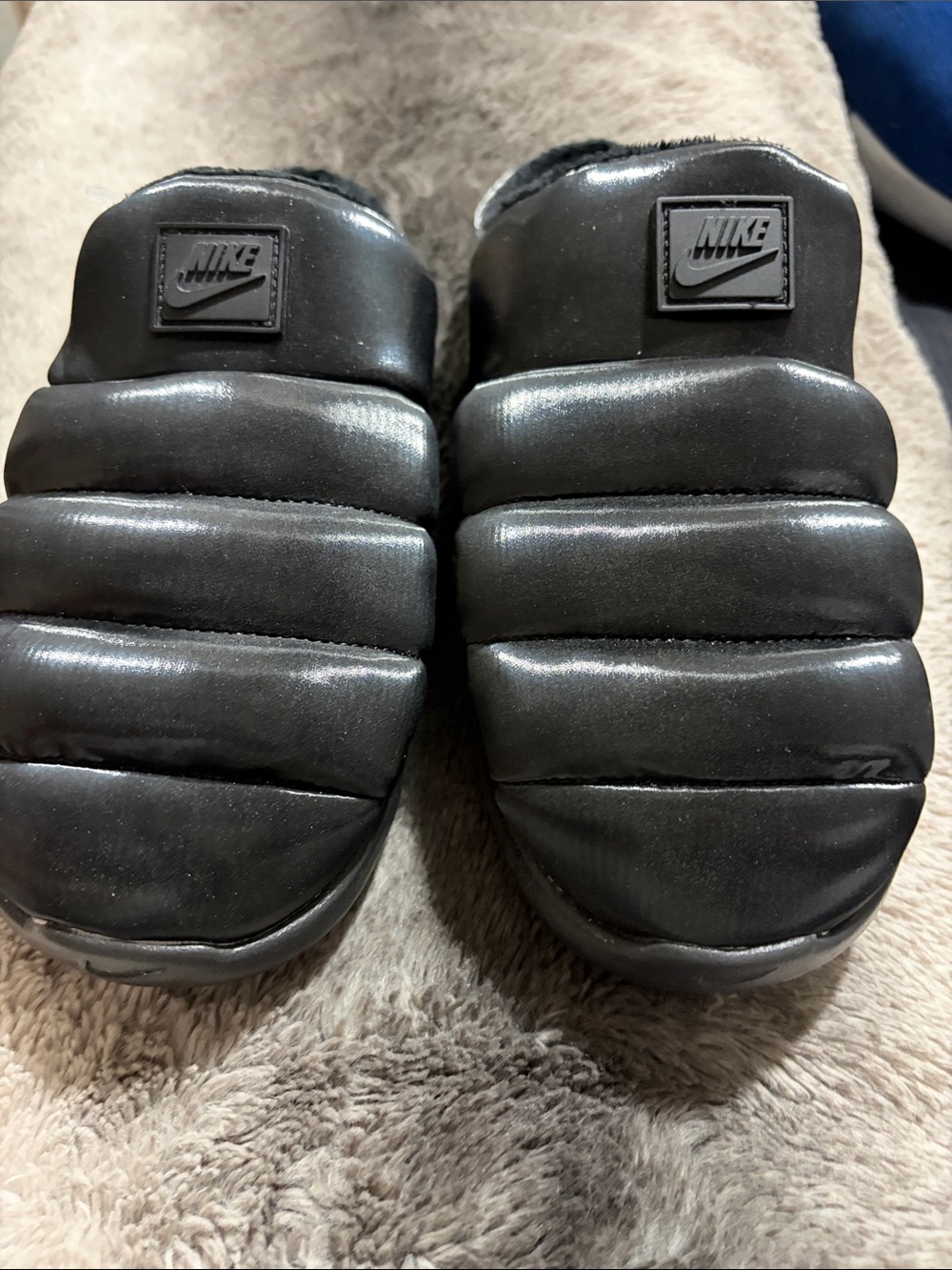 Nike puffy outdoor slippers